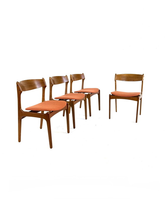 Image 1 of Set van 4 gerestaureerde eetkamerstoelen, Erik Buch ‘70