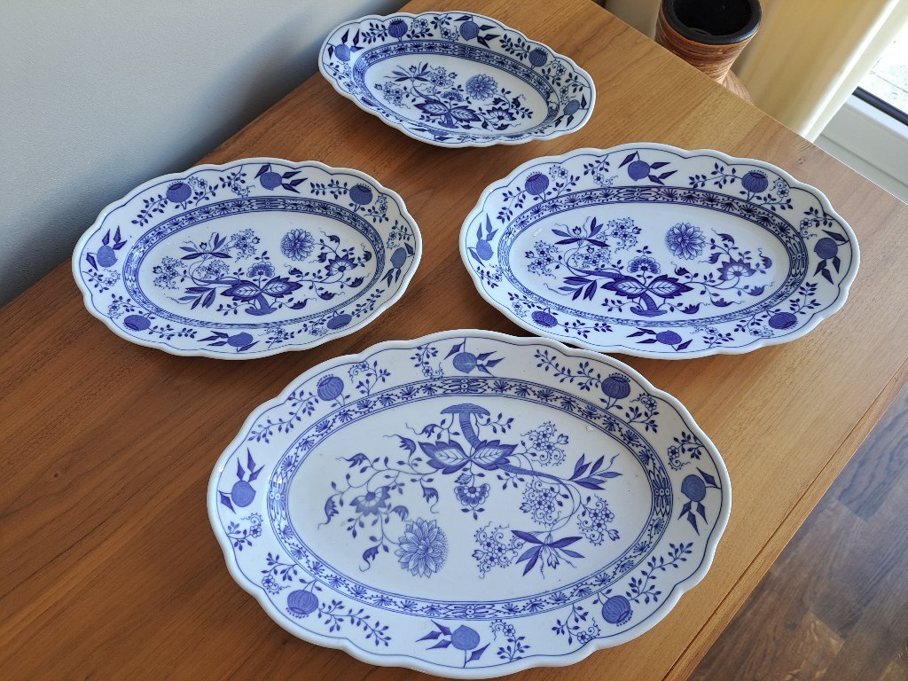 60-piece Hutschenreuther dinnerware set | €315 | Whoppah