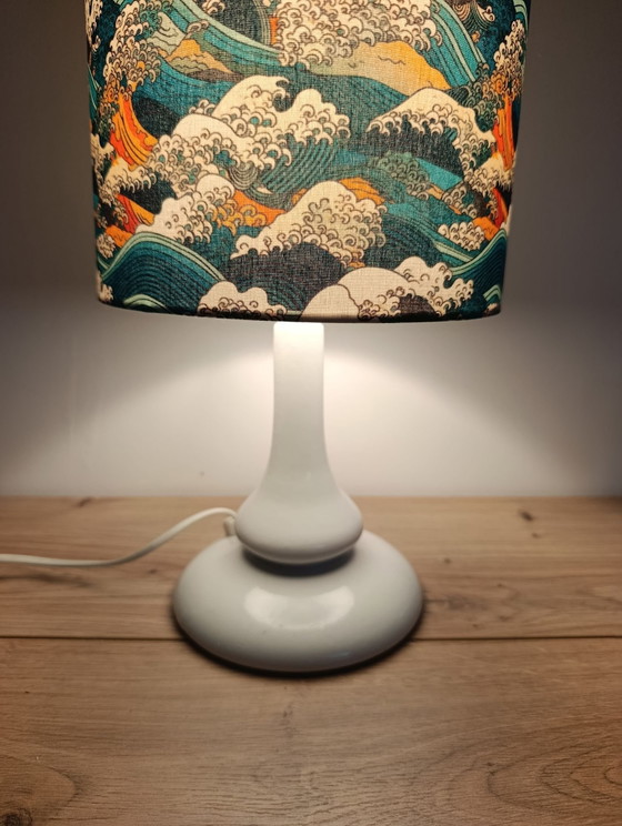 Table lamp printed "The Great Wave off Kanagawa" Hokuzai (handmade), creation artisanale, Cotton, Metal (photo 4 of 7)