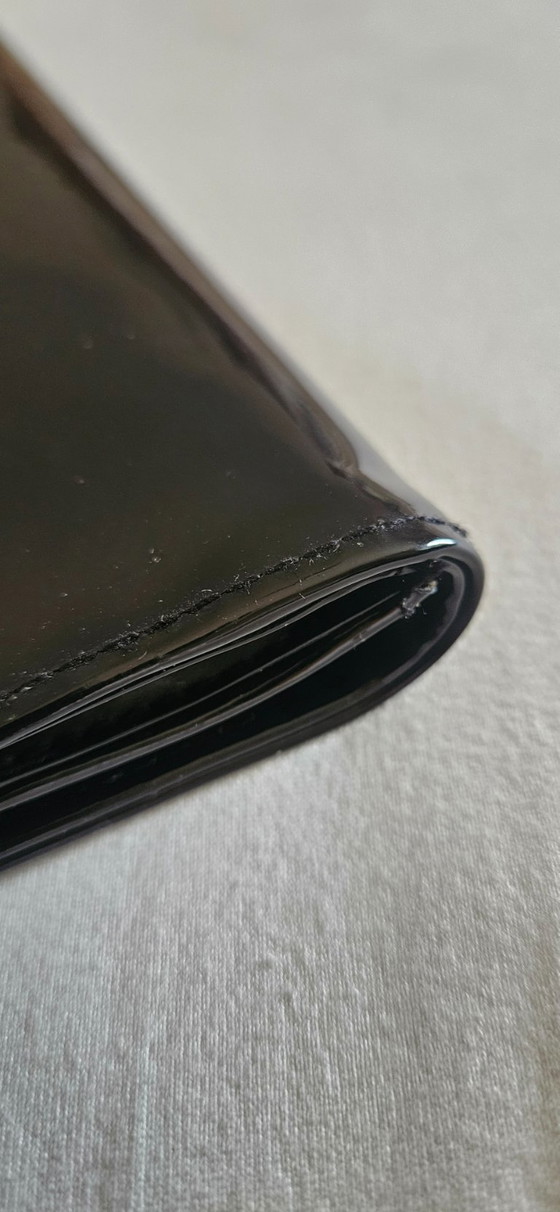 Clutch Yves Saint Laurent in pelle verniciata nera, Plastica, Nero (foto 6 di 15)