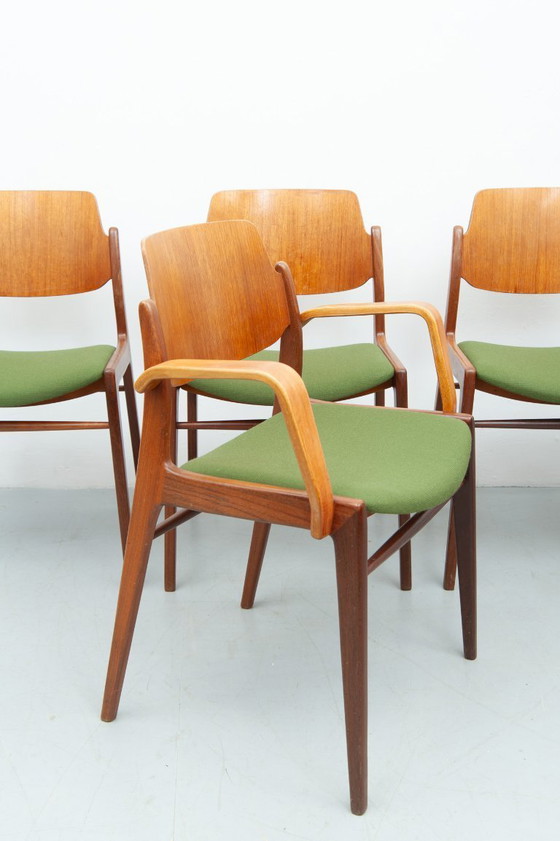 Image 1 of 4x C64 & 2x D64 eetkamerstoelen in teakhout van Hartmut Lohmeyer voor Wilkhahn (jaren 50)