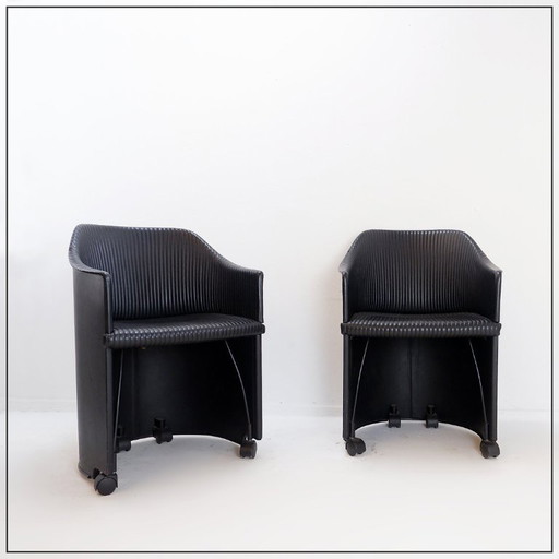 Pair of black leather Artona armchairs by Afra and Tobia Scarpa for Maxalto Artona Mod. 8551 - Italy 1985