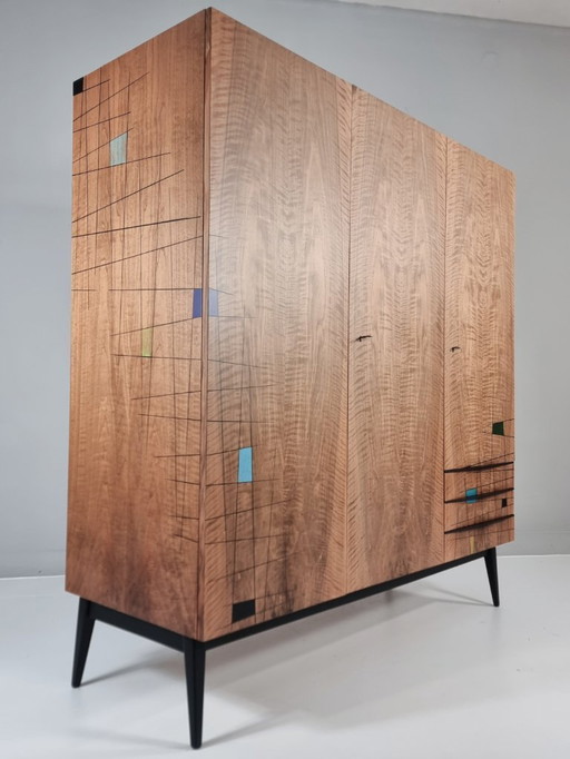 Armadio vintage in noce, anni '70