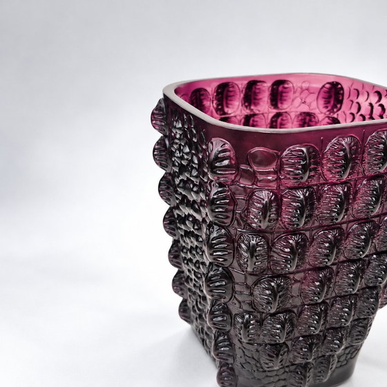 Lalique Croco Dusk Purple Vase – Crystal (photo 12 of 17)