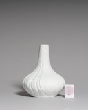 Martin Freyer voor Rosenthal Studio-Line: Sculpturale witte "Plissée" porseleinen vazen, Duitsland, 1968 - Set van twee