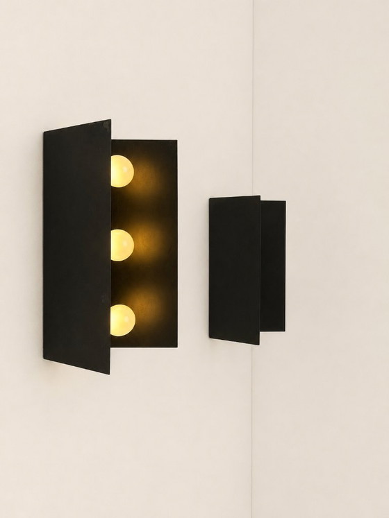 Image 1 of Een paar vintage wandlampen, zwart metaal en chroom, Frankrijk, 1970