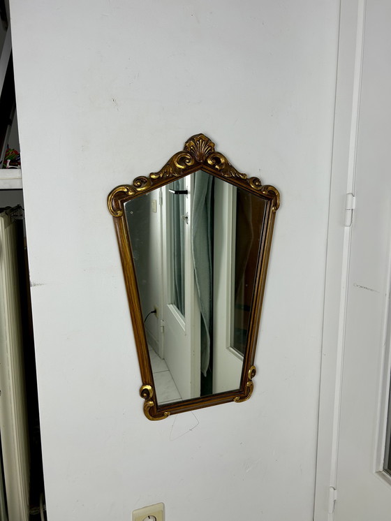 Image 1 of Specchio vintage in legno in stile francese elegante