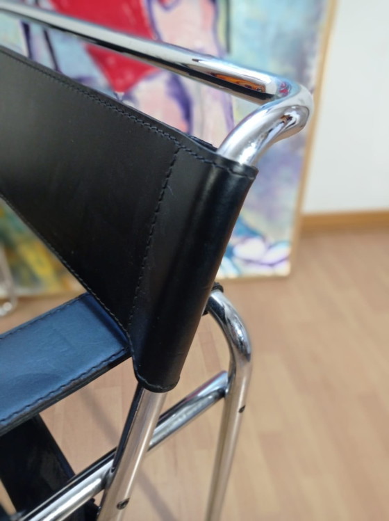 Image 1 of Poltrone Knoll Wassily B3 in pelle nera di Marcel Breuer