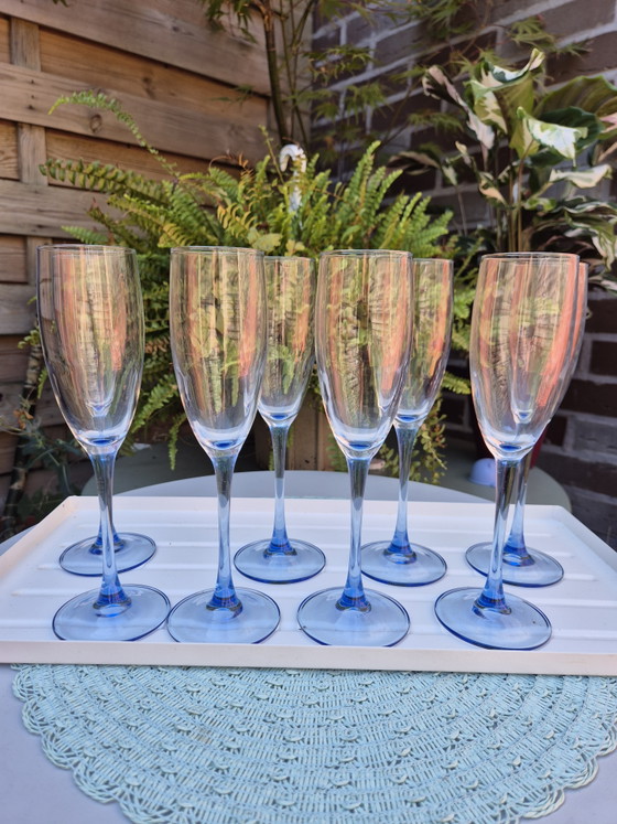 Set Of 8 Vintage Luminarc Azur Champagne Flutes With Original Box – Made In France (Blue Stem) (photo 3 of 15)