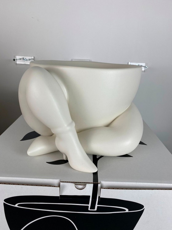 Parra x CASE STUDYO Vase – A High Heeled Two Legged Planter – White Blanc Limited Edition 2020 – Ceramic (photo 10 of 17)