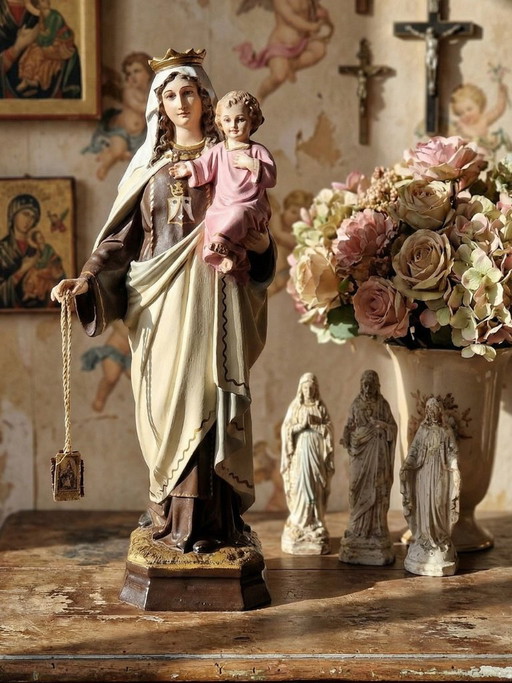 Statuetta in stucco della Madonna del Monte Carmelo, bottega di Olot, occhi di vetro, 1920-1930