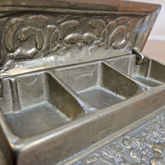 Vintage copper Neo-Renaissance / Art Nouveau stamp tray, Table accessories, Gold (photo 11 of 14)