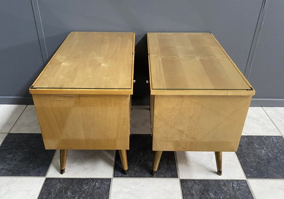 Image 1 of Juego de mesitas de noche de madera con tapa de cristal, años 60