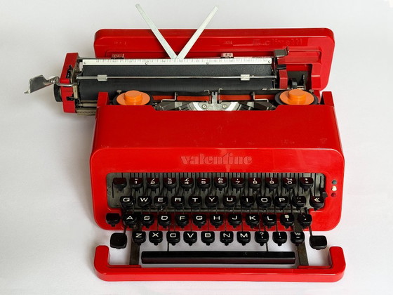 Sottsass & King - Olivetti 'Valentine' - Macchina da scrivere – Oggetti decorativi, Plastica, Metallo (photo 4 of 22)