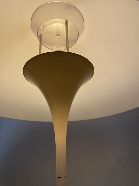 Image 1 of Louis Poulsen Panthella table lamp