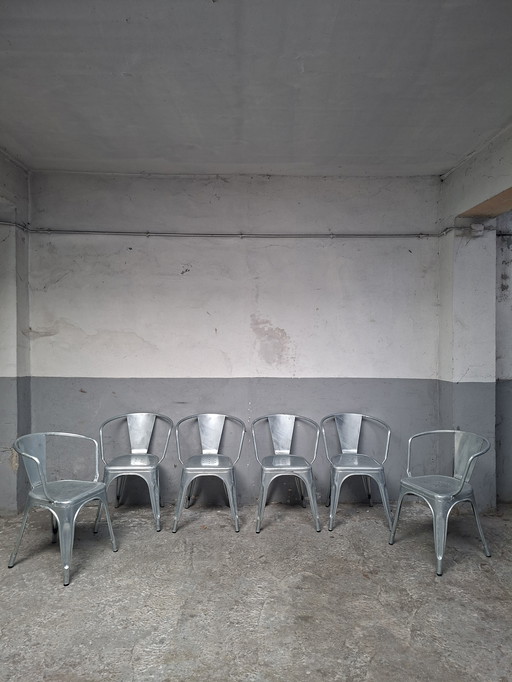 6 x Tolix A gegalvaniseerd stalen stoelen