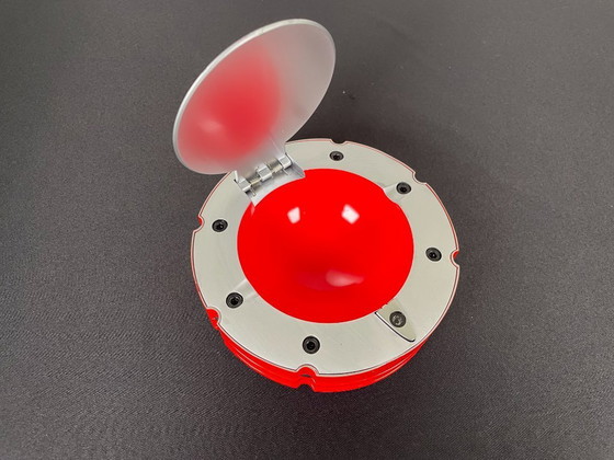 Image 1 of Posacenere Ferrari F1 in metallo e smalto rosso Asbak