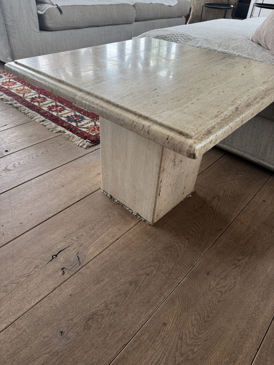 Image 1 of Mesa auxiliar de travertino