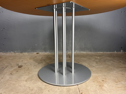 Thonet s1047 round dining table