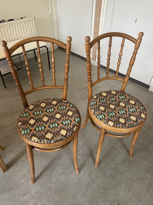 Twee Stoelen Van J & J Kohn, Vienna