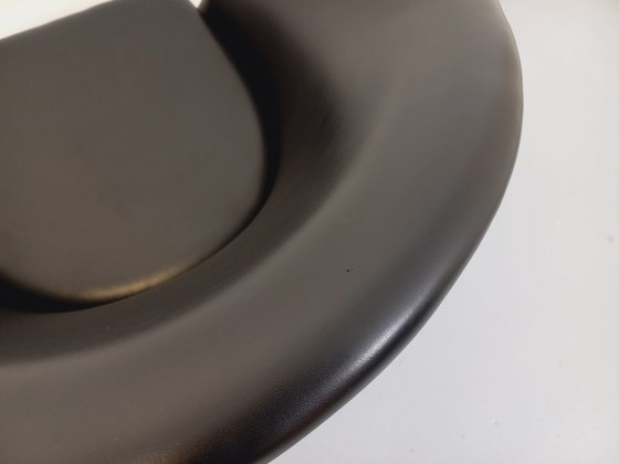 Image 1 of Vintage Scandinavische draaifauteuil van imitatieleer en chroom uit de jaren 70.