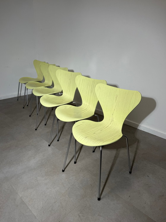 Set di 6 sedie della serie 7 di Fritz Hansen – Arne Jacobsen – Lime – 2007 – Sedie da pranzo (photo 2 of 10)