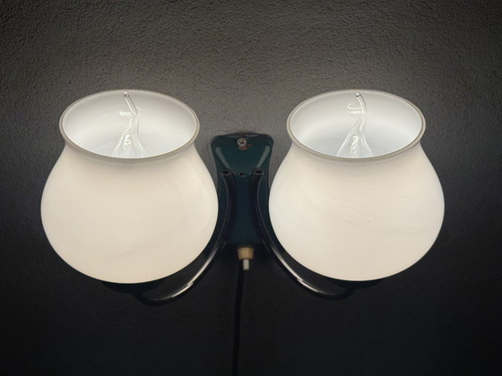 Image 1 of Applique murale vintage avec double abat-jour en verre - pleine de caractère et unique