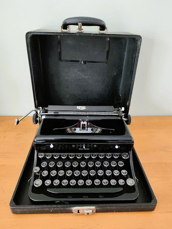Image 1 of Machine à écrire Royal modèle Quiet De Luxe