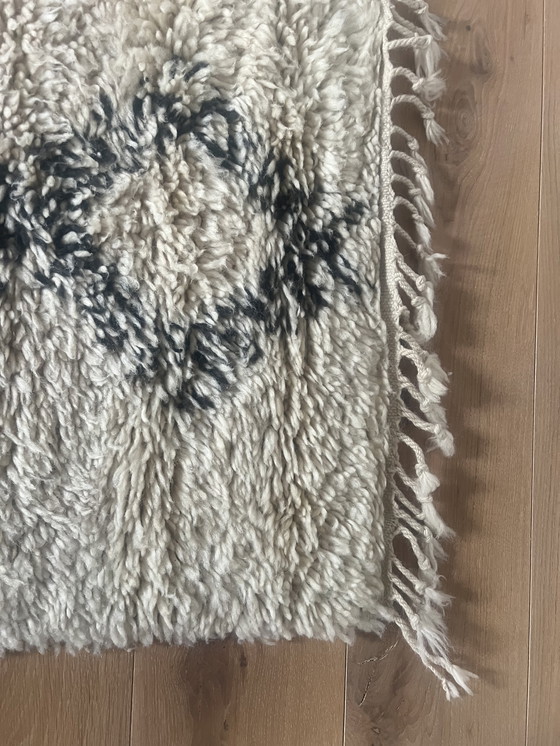 Image 1 of Beautiful hand-knotted Moroccan rug