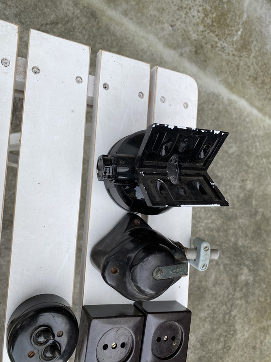 Image 1 of Lot de vieux interrupteurs en bakélite