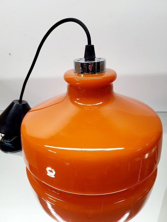 Image 1 of Lampada a sospensione vintage in vetro opalino arancione con finitura cromata, anni '60