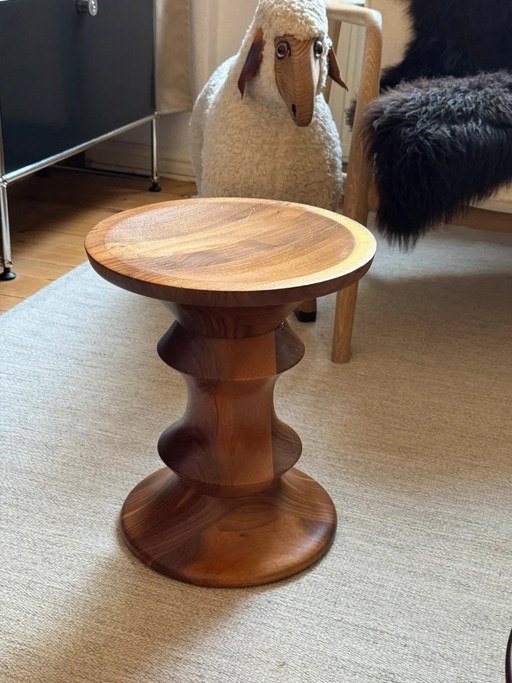Tabourets Vitra Eames, modèle C / Noyer brillant – krukjes, Wood (photo 2 of 8)