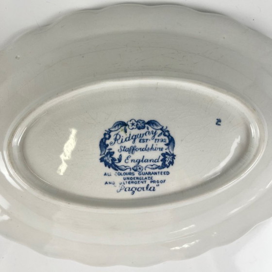 Image 1 of Plato ovalado pequeño de Ridgway, modelo "Pagoda", Staffordshire, Inglaterra, 1980.