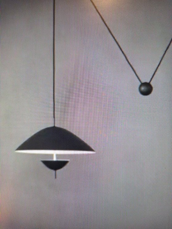 Image 1 of Lámpara colgante Lod de Ferm Living, hierro con acabado en negro