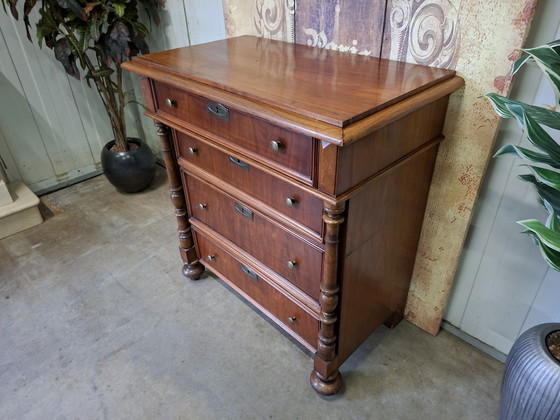 Image 1 of Commode ancienne en acajou, coiffeuse, table murale, dimensions 92x53cm et 99cm de hauteur.