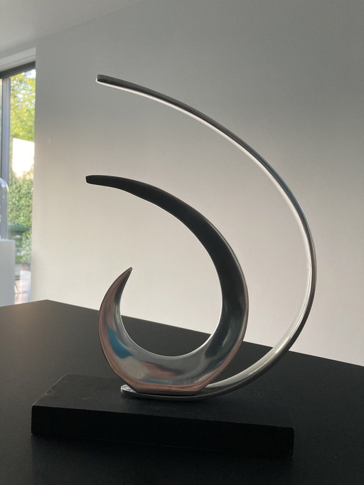 Sculpture Double Arc, fonte d'aluminium, années 1960