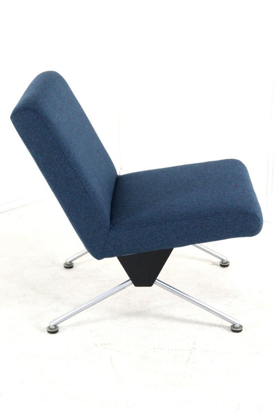 Gispen 1431 Armchair by A.R. Cordemeyer, blue fabric upholstery, Textile, Metal, Modern (photo 2 of 15)