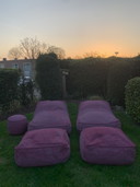 Hocker und Puffs mit Beistelltisch von Paola Lenti