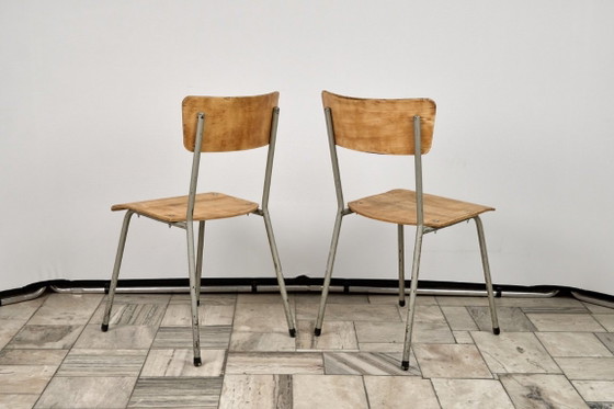 Set van 4 vintage stoelen, jaren 60, Tsjechoslowakije – Eetkamerstoelen, Wood (photo 10 of 19)