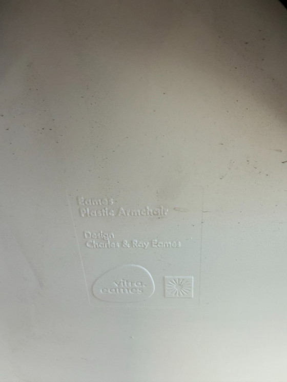 Image 1 of Vitra Eames RE PACC office chair