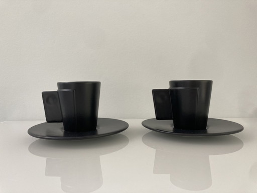 Ensemble de deux tasses à café modernistes