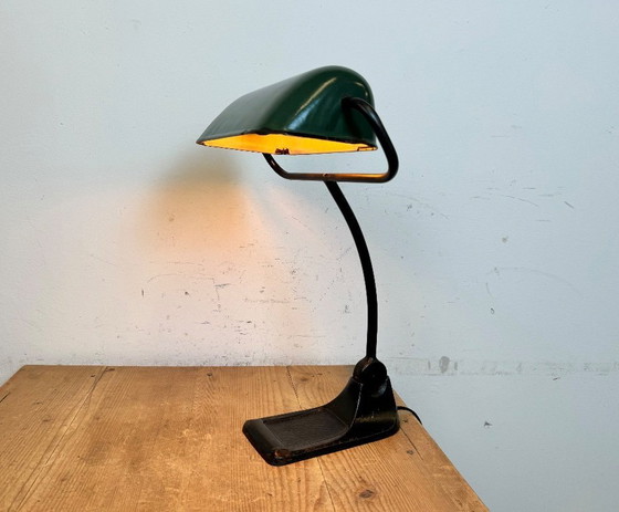 Image 1 of Lampe de table vintage en émail vert de BUR, années 1930