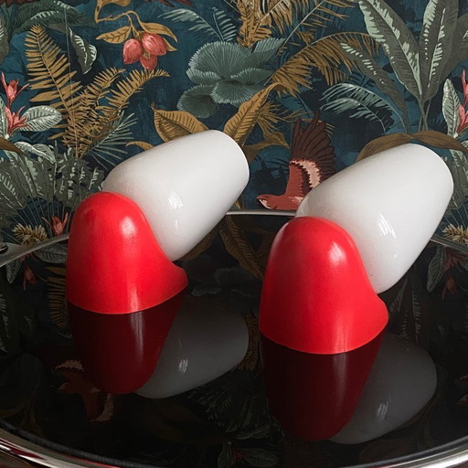 Paire d'appliques vintages plastique et verre en opaline blanc 