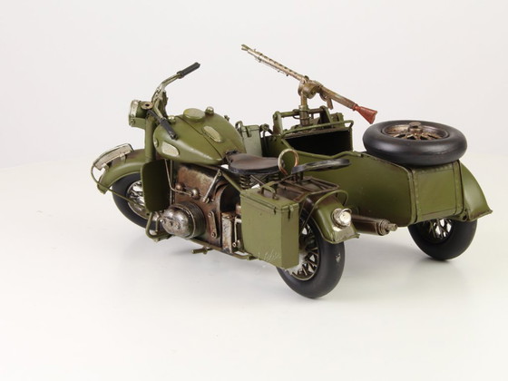 Image 1 of replica leger motor in metaal