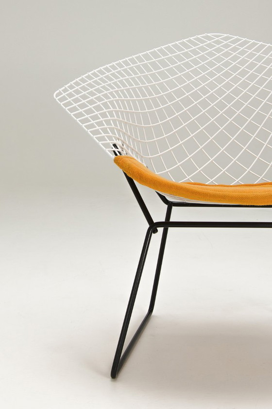 Image 1 of Chaise Diamond - Coussin d'assise jaune - Harry Bertoia
