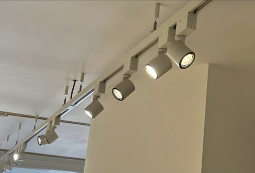 Focos LED y sistemas de iluminación de riel ERCO