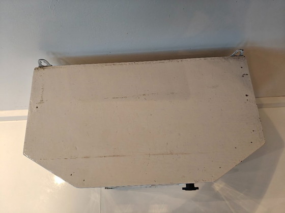 Image 1 of Mobiletto per medicinali in legno d'epoca con ante a specchio