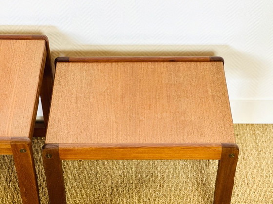 Image 1 of Set de 3 tables basses gigognes vintage en teck et céramique, 1960