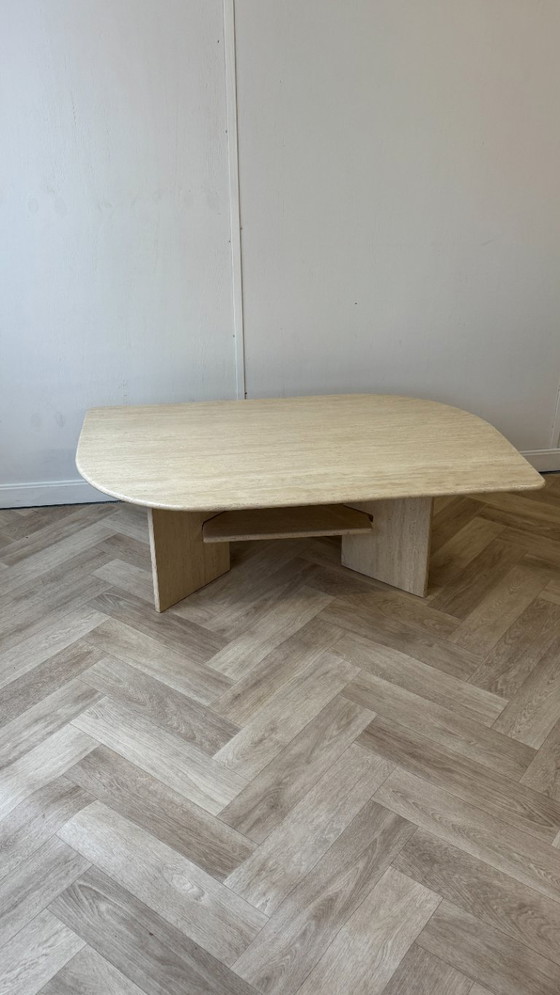 Image 1 of Mesa de travertino en forma de lágrima