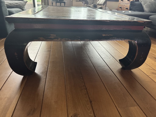 Großzügiger orientalischer antiker Couchtisch